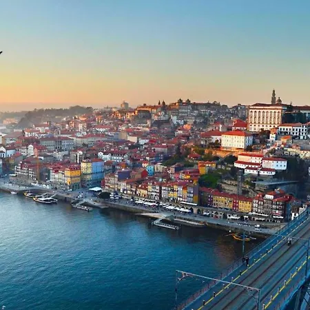 Essence Porto